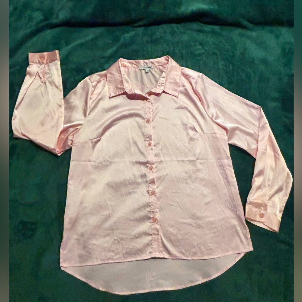 Fashion Nova Light Pink Button-Up Satin Blouse Size L EUC